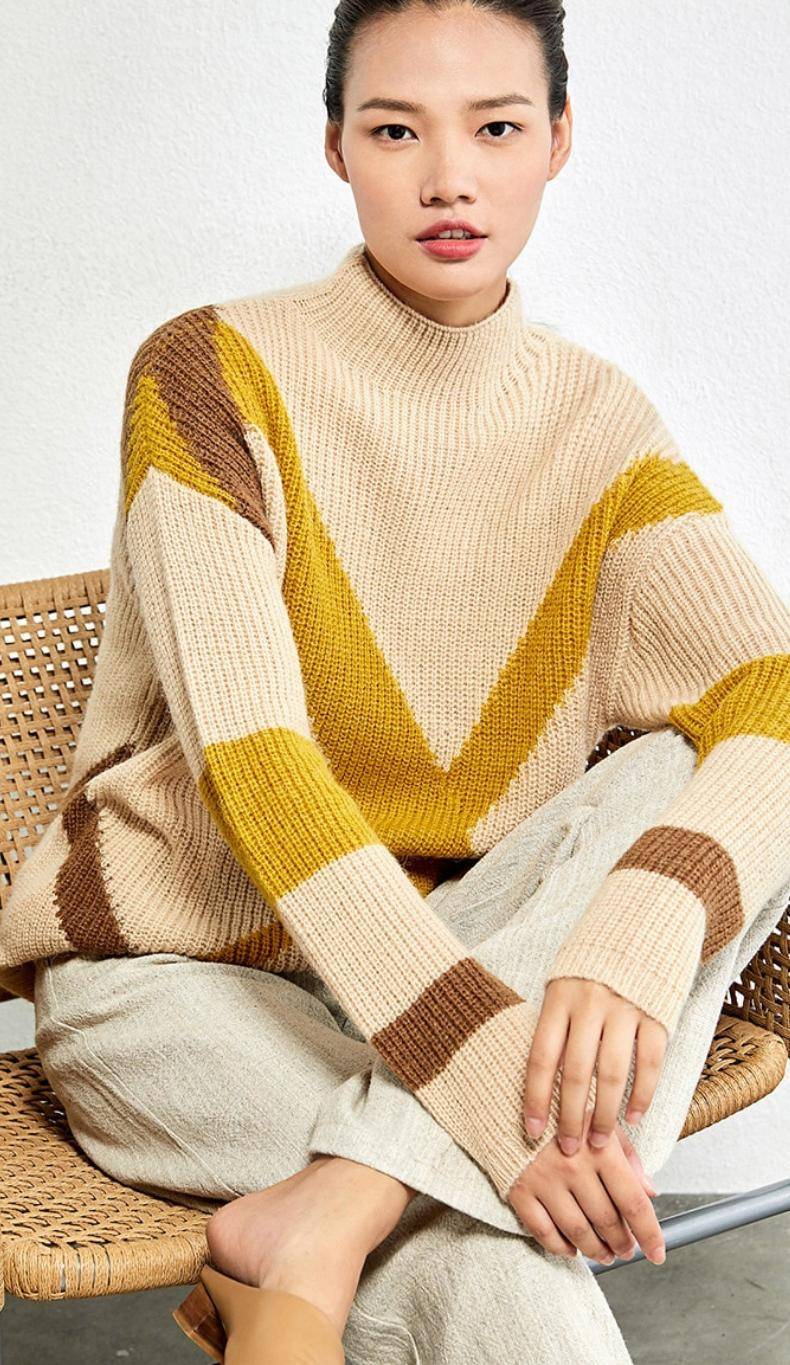 Women's Loose Sweater Pullover with Geometric Design