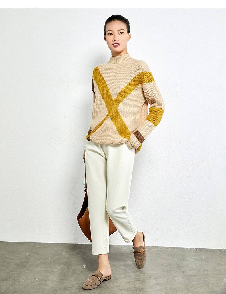 Women's Loose Sweater Pullover with Geometric Design