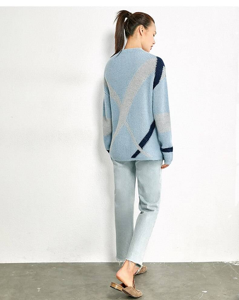 Women's Loose Sweater Pullover with Geometric Design