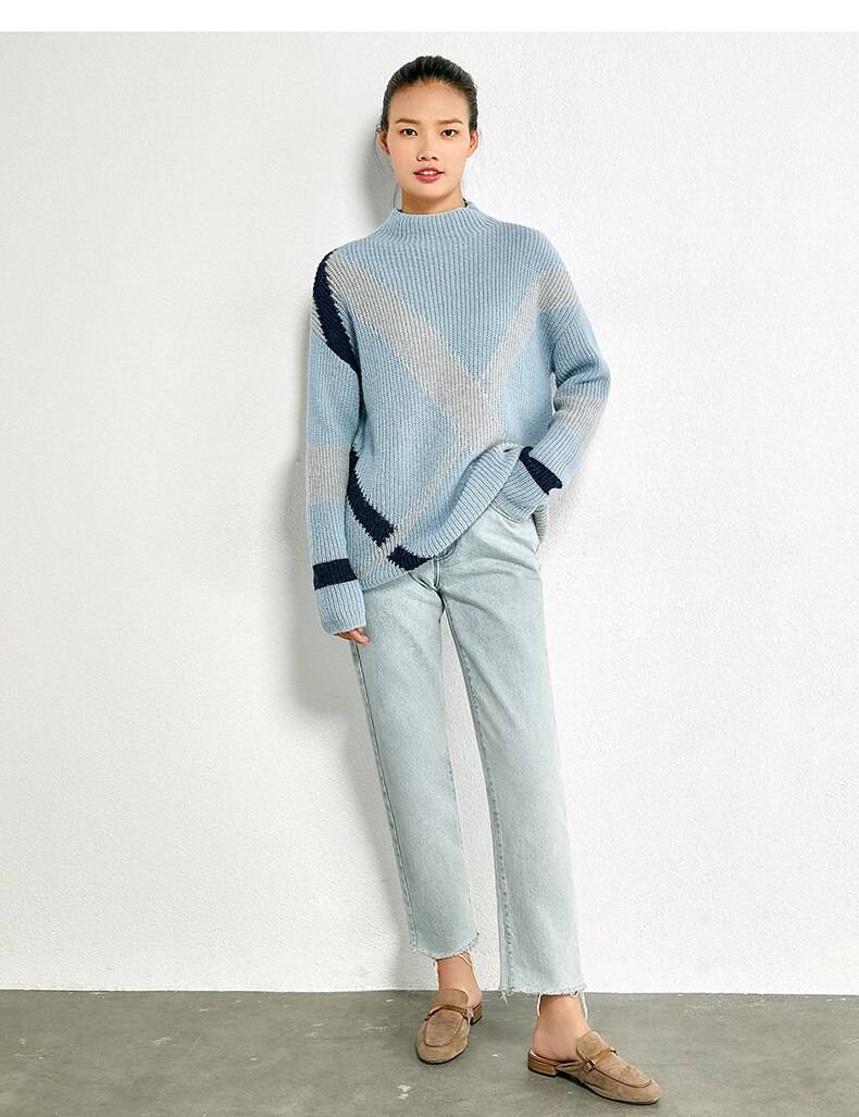 Women's Loose Sweater Pullover with Geometric Design