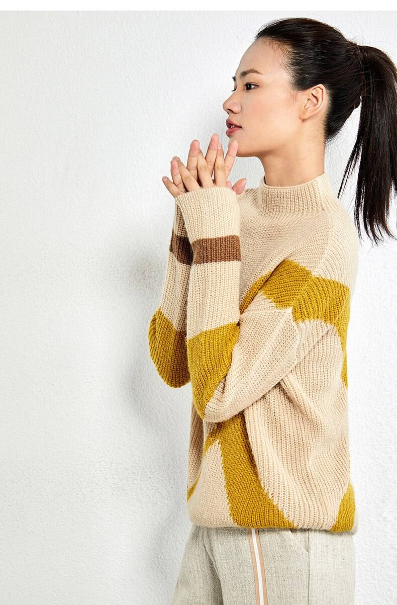 Women's Loose Sweater Pullover with Geometric Design